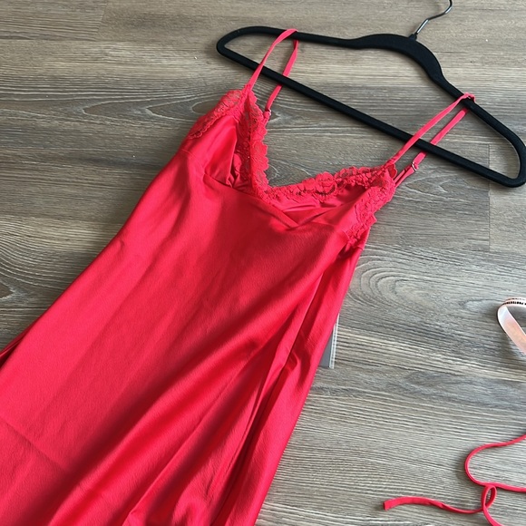 NWT House of CB SALMA RED ROSE SATIN SLIP DRESS - Picture 9 of 13